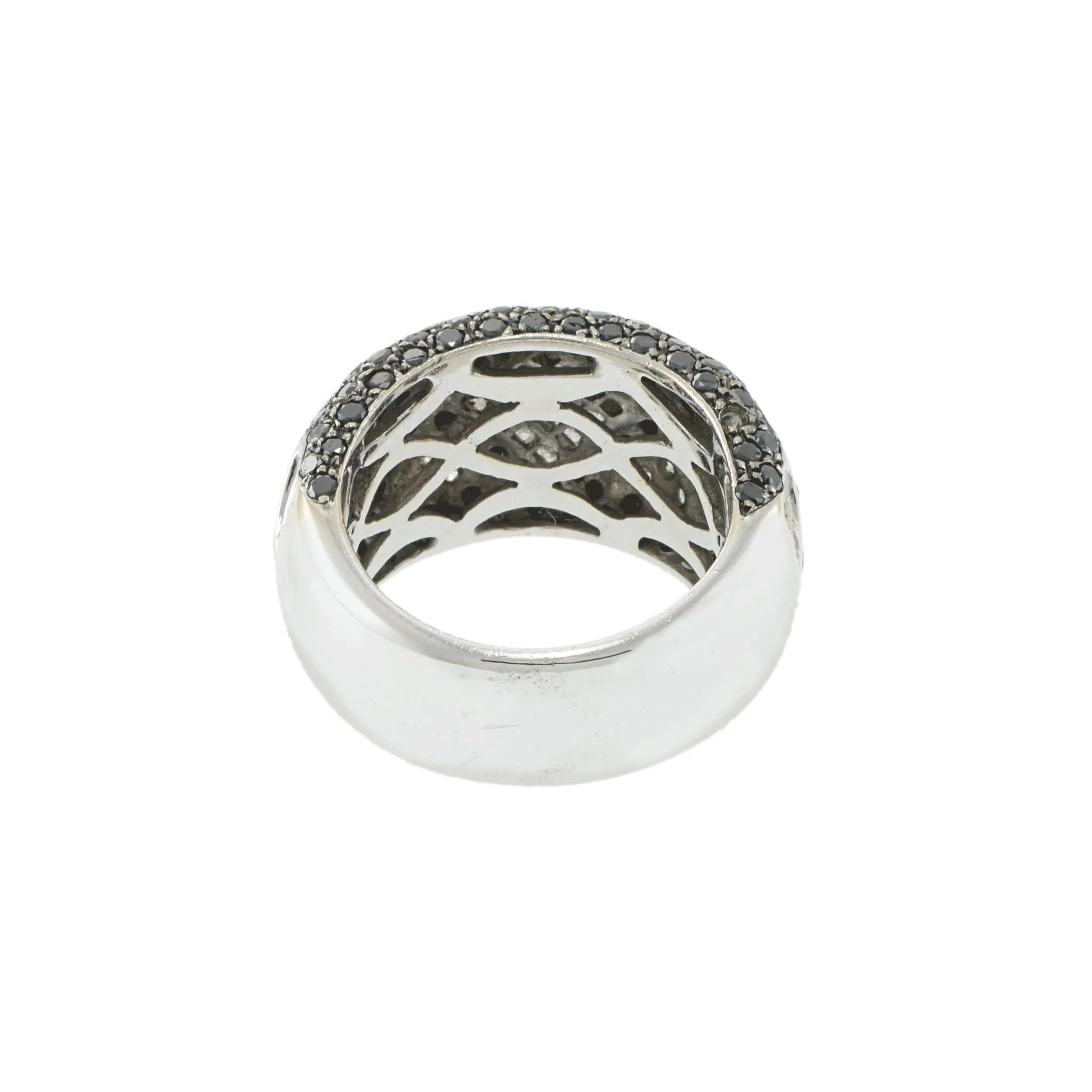 18KT White Gold Black and White Diamond Band
