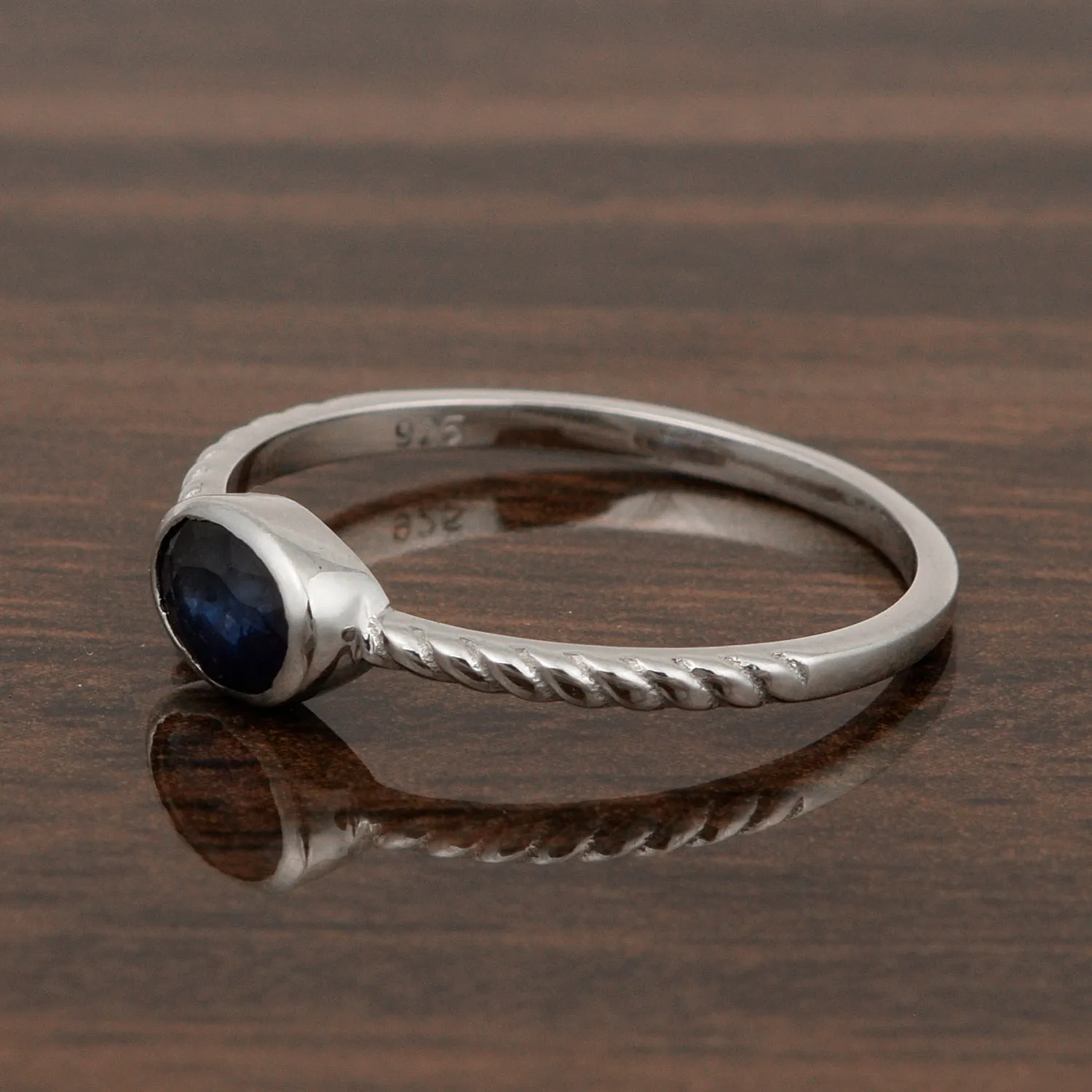 925 Sterling Silver Oval 0.35 Ctw Blue Sapphire Stackable Ring