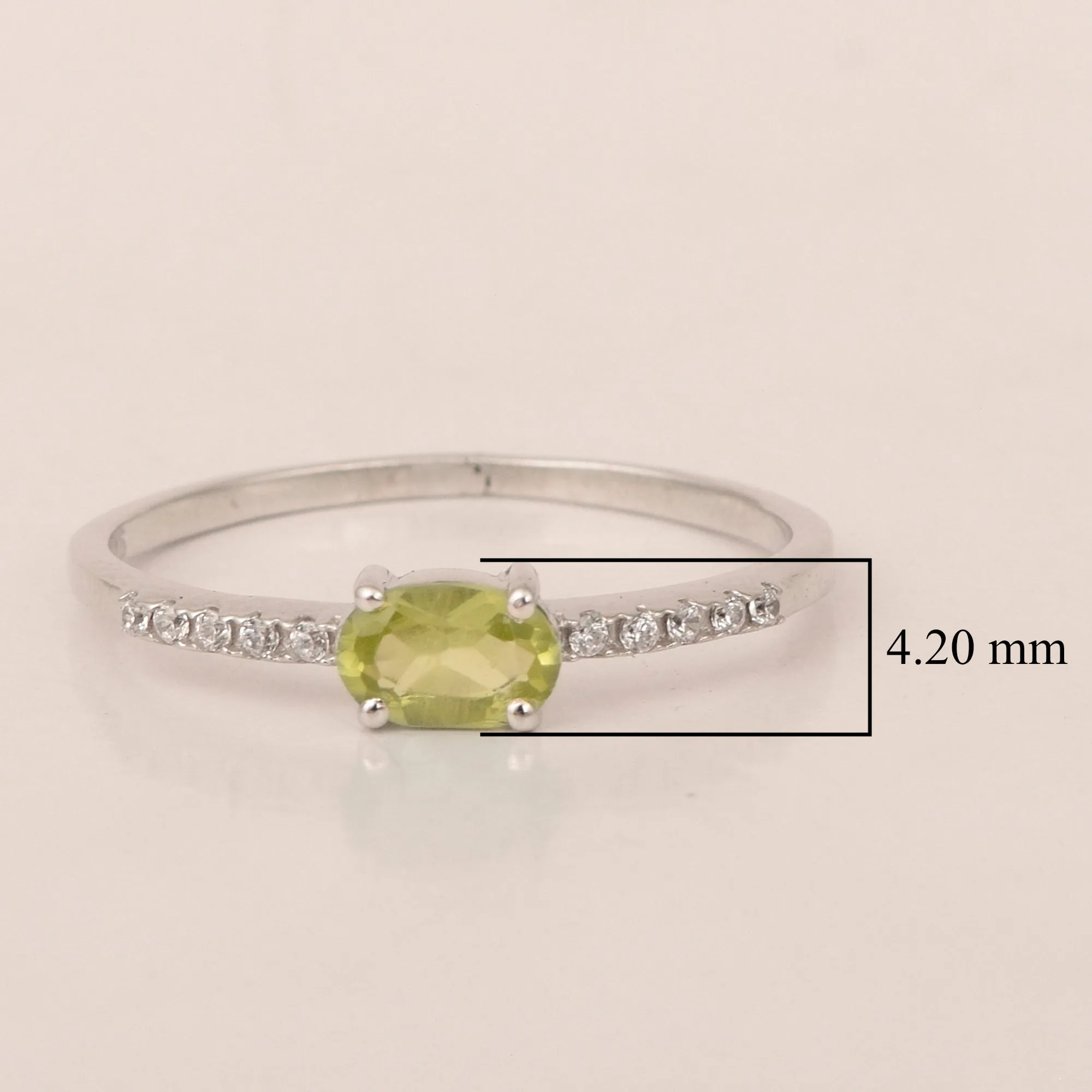 925 Sterling Silver Oval 0.65 Ctw Peridot Women Wedding Ring
