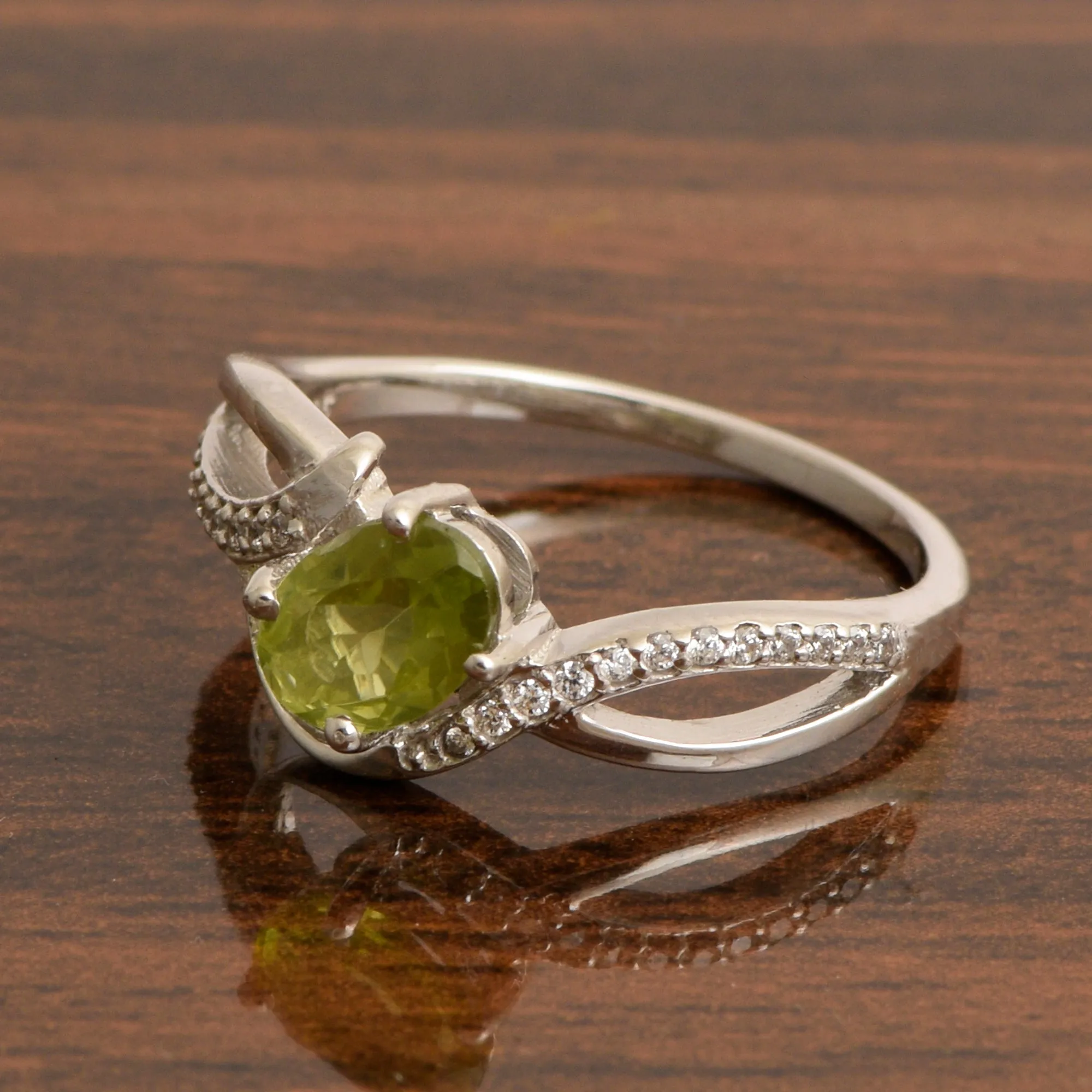925 Sterling Silver Oval 7X5MM Peridot Birthstone Rings