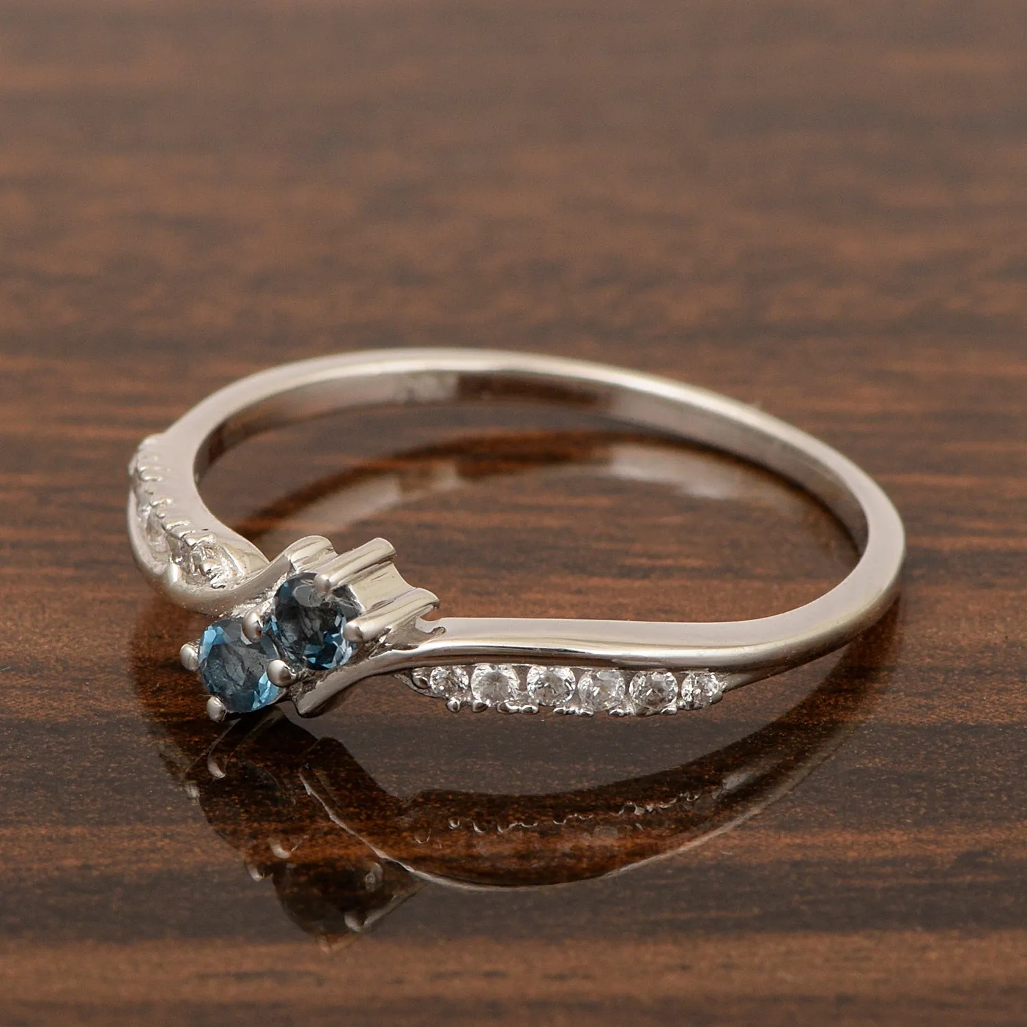 925 Sterling Silver Round 0.20 Ctw London Blue Topaz Women Engagement Ring