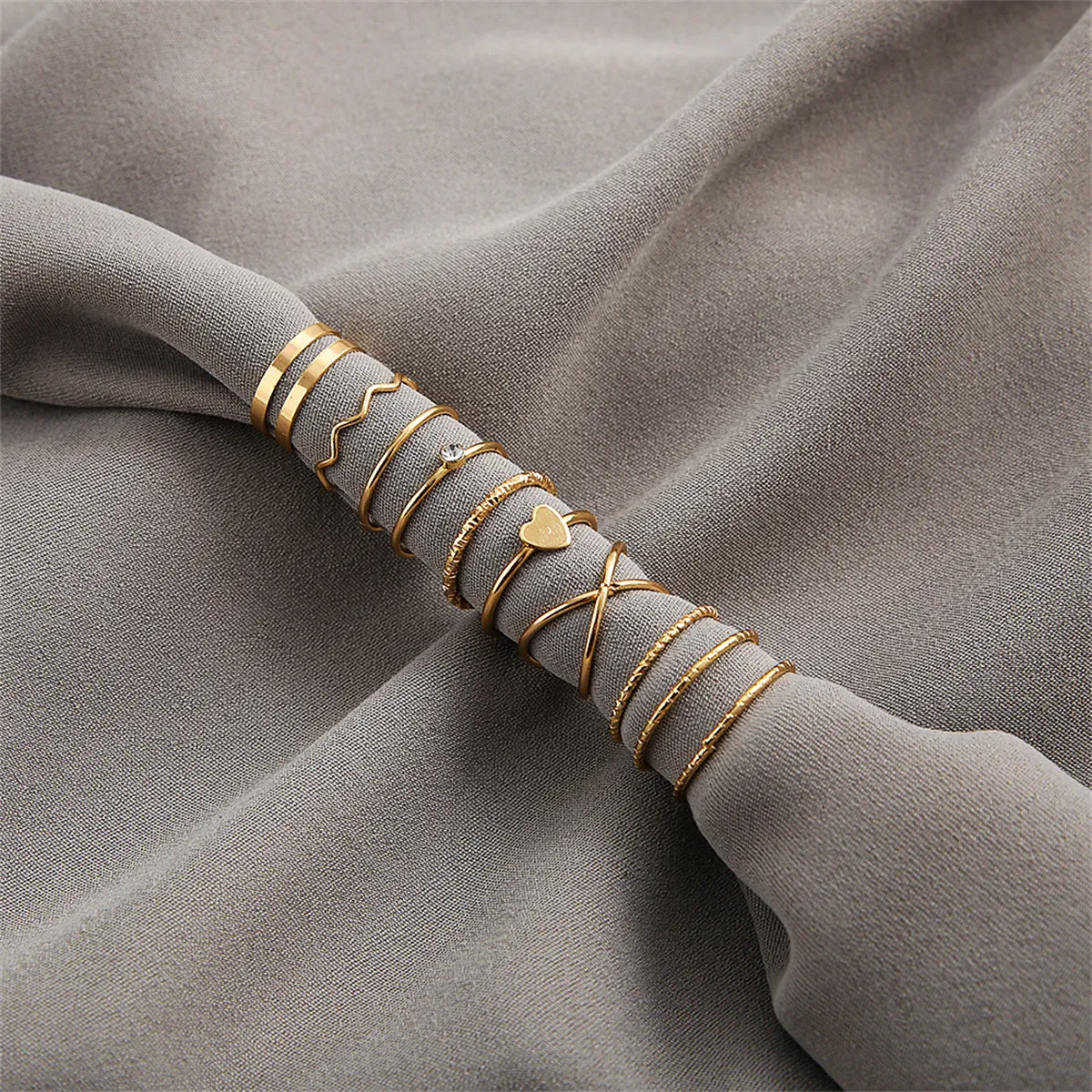 Cubic Zirconia & 18K Gold-Plated Heart Wave Band Ring Set