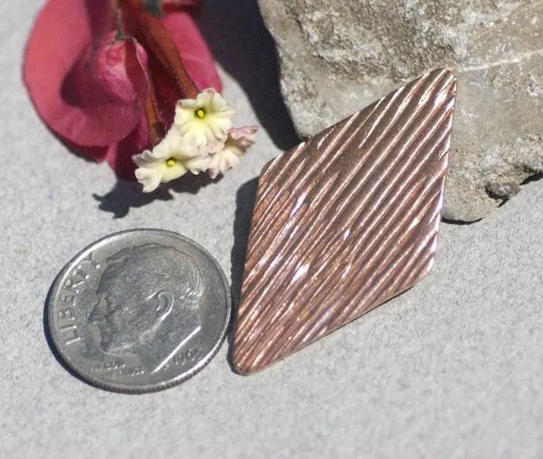 Diamond in Textured Pattern Metal 36mm x 20mm
