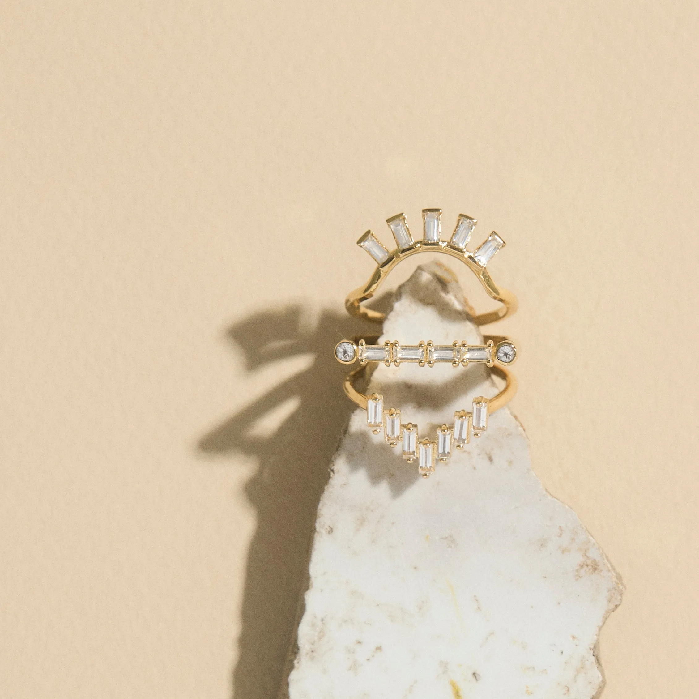 Eyelash Ring in Topaz