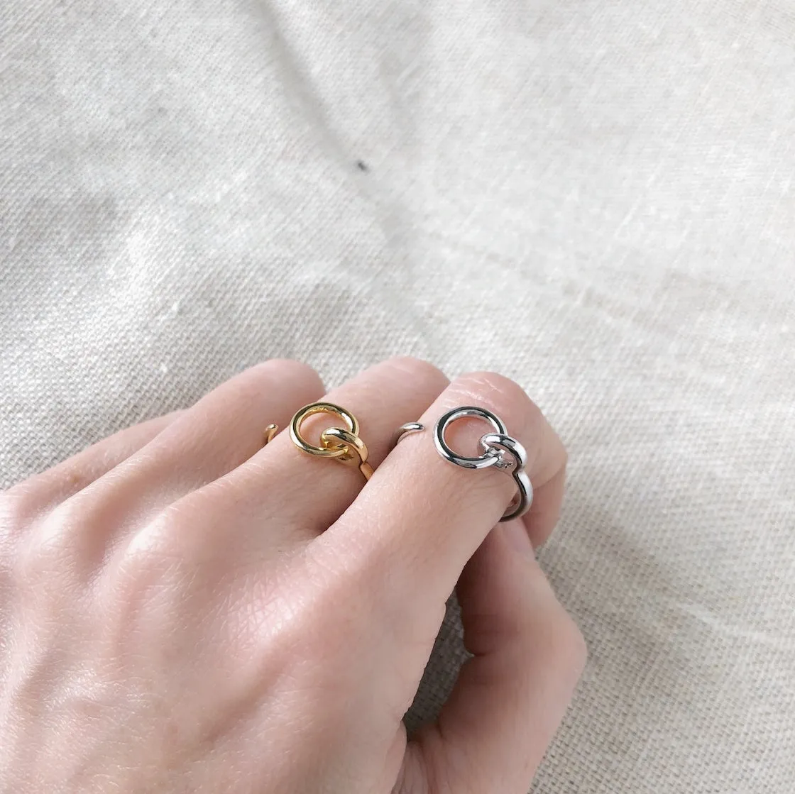Eyelet Ring in Rhodium