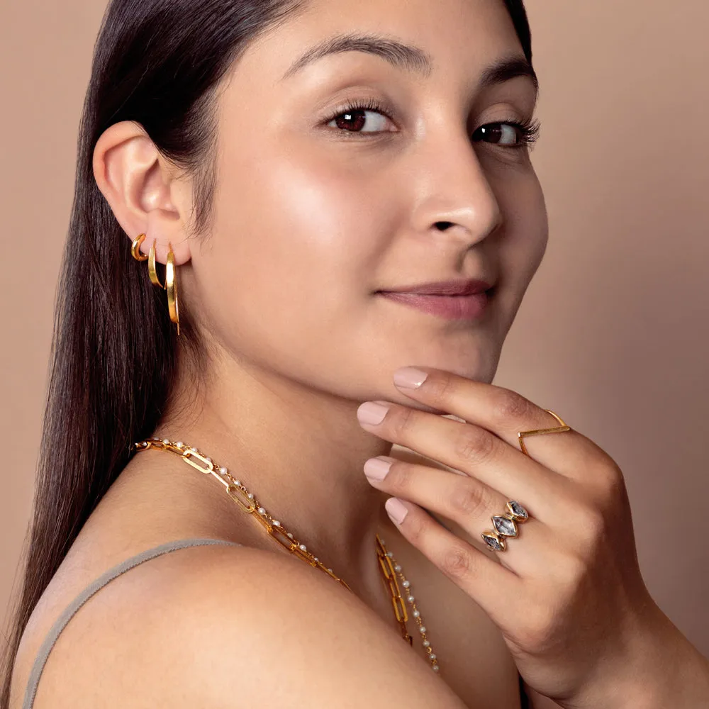 Fine Line Ring in Gold