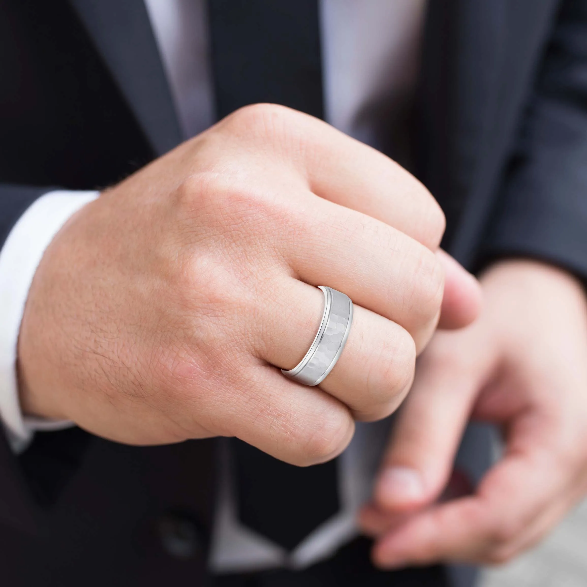 Men's Hammered Center Wedding Band