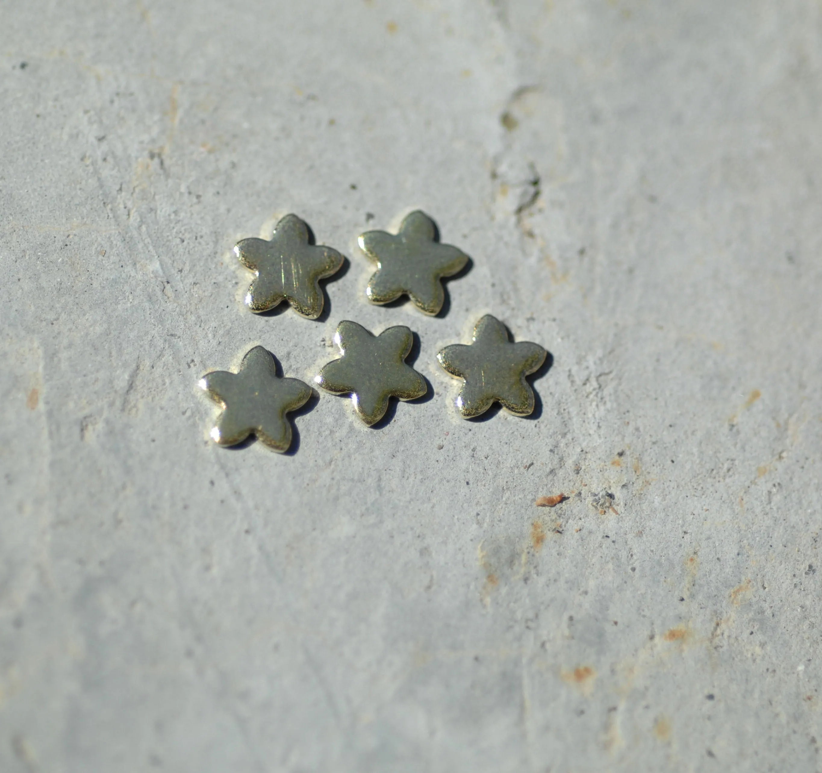 Most Tiny Metal Flower 5 Petal Mini Blanks