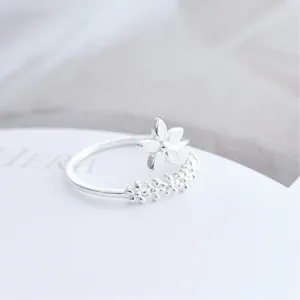 Resizable Silver Ring with Fresh Flowers