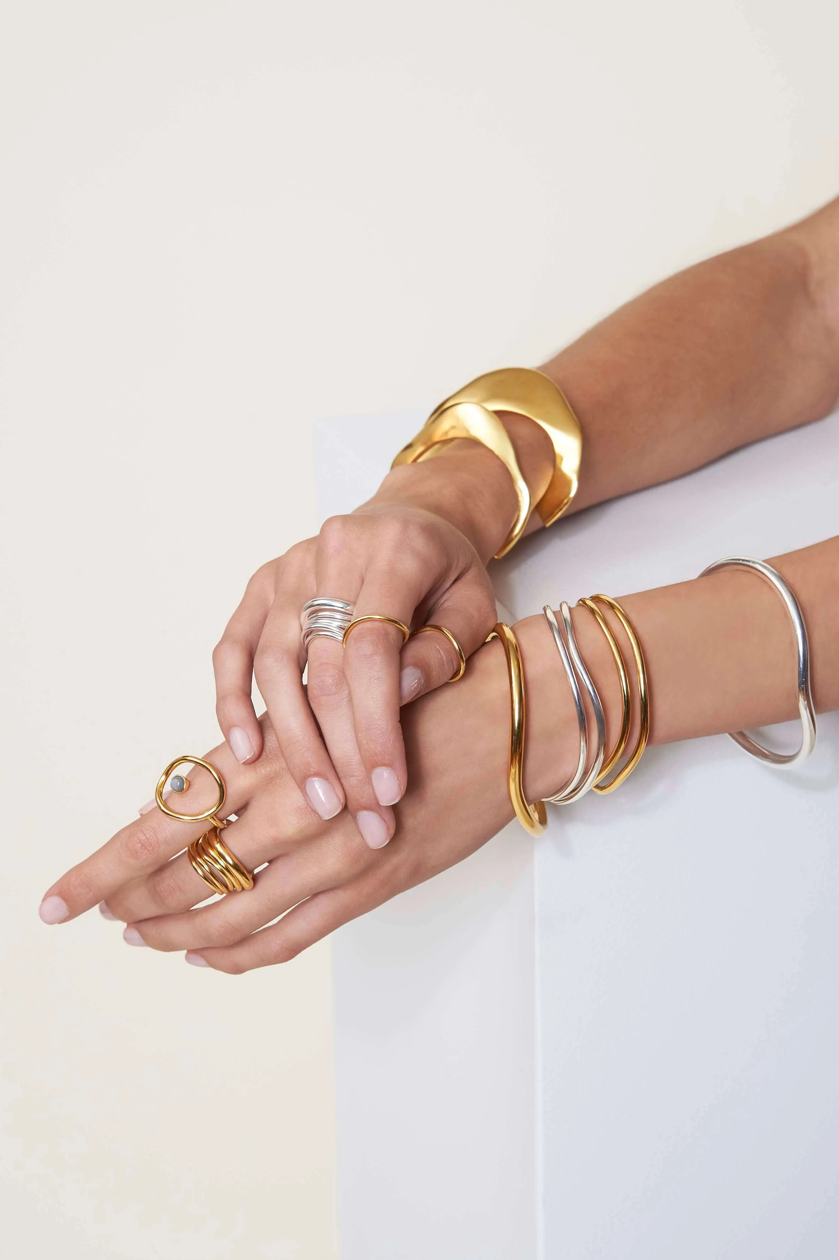 Revolve Ring in Gold