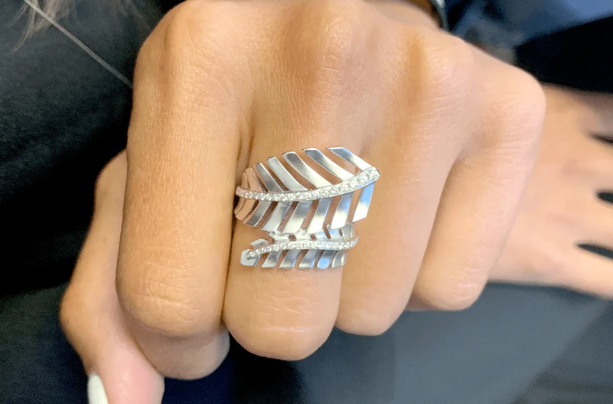 Ring 18kt Gold Palm Leaf with Diamonds