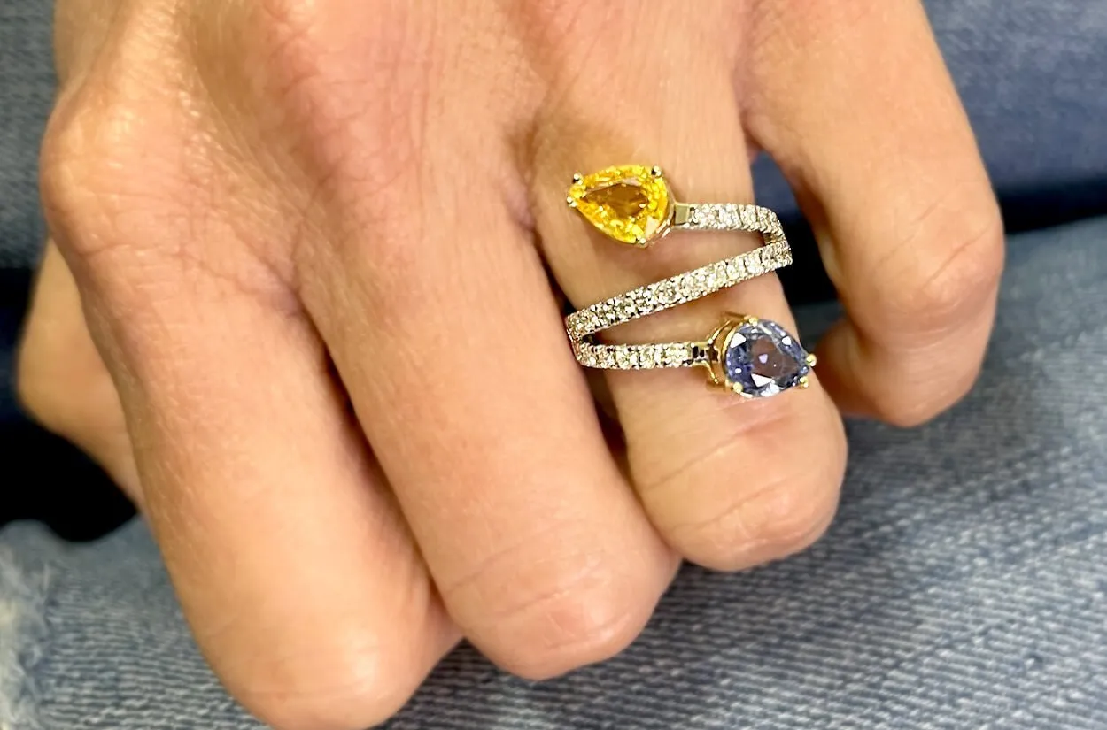 Ring 18kt Gold You and Me Pear Sapphires & Diamonds