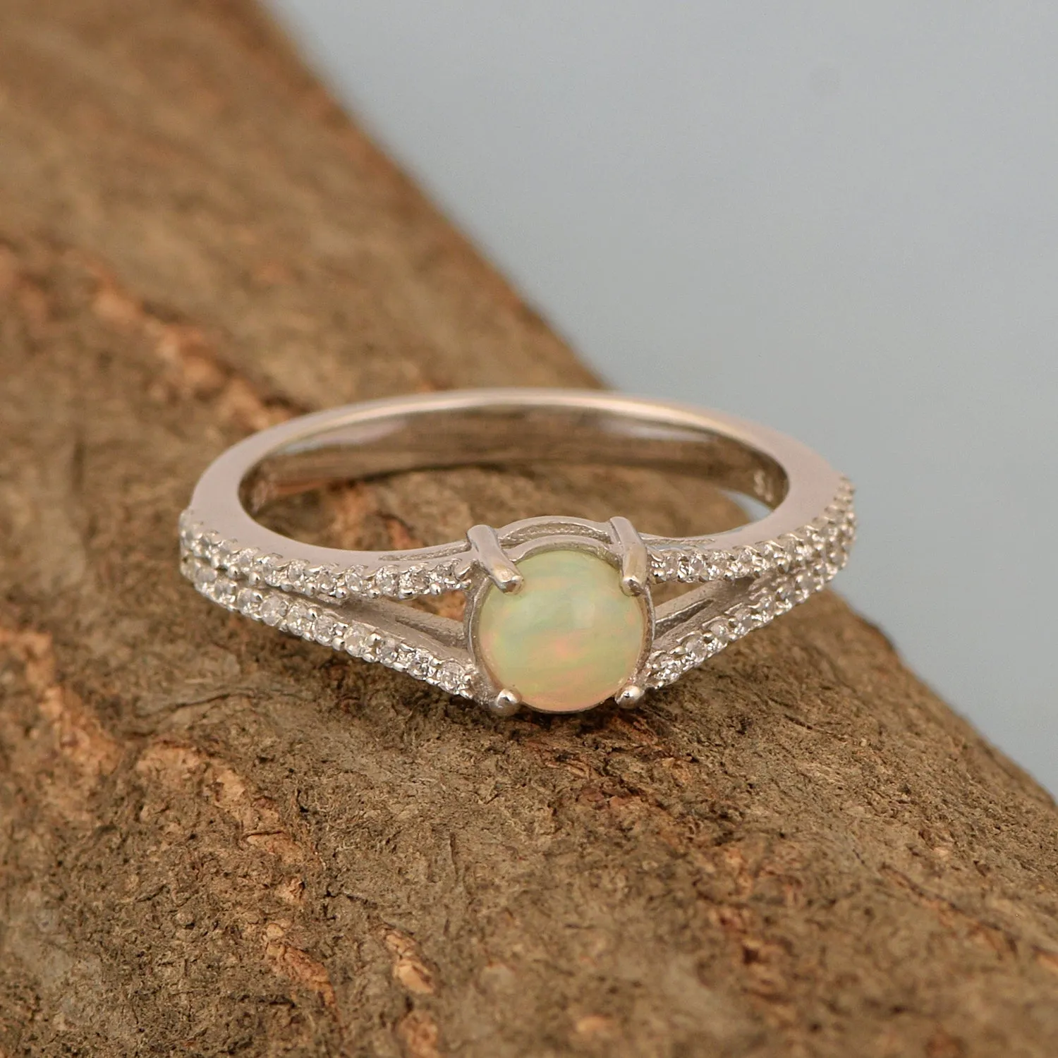 Round 0.85 Ctw Opal Birthstone 925 Sterling Silver Cluster Women Ring