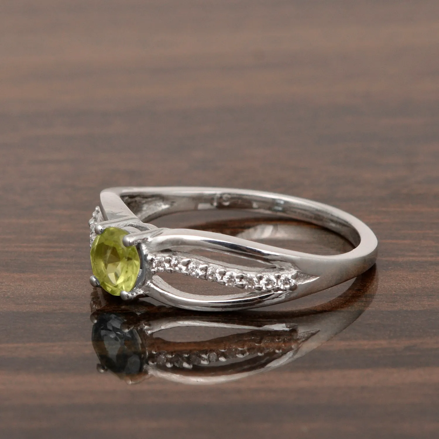 Round 5 MM Peridot Gemstone 925 Sterling Silver Cluster Ring