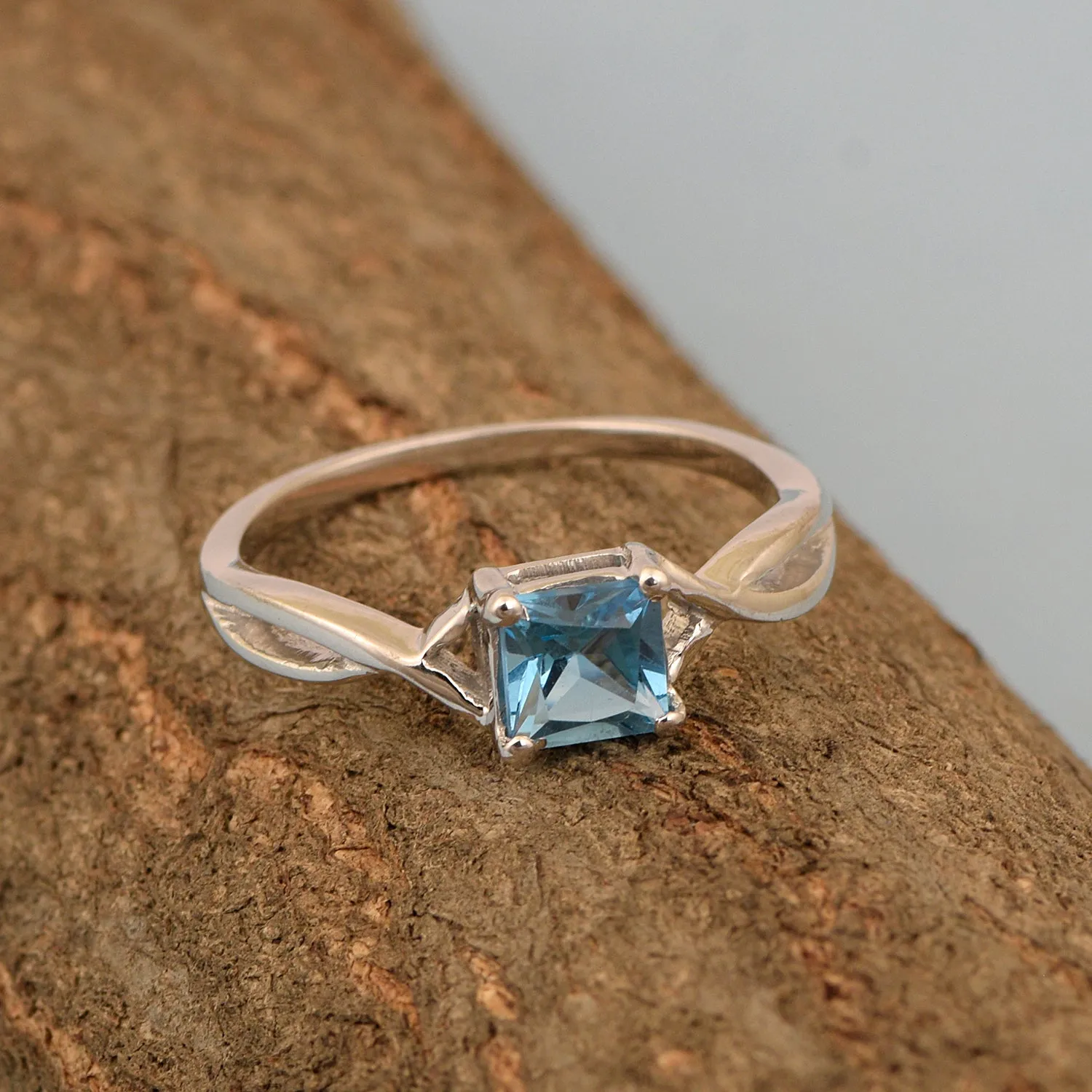 Square 5MM Blue Topaz Gemstone 925 Sterling Silver Celtic Knot Solitaire Ring