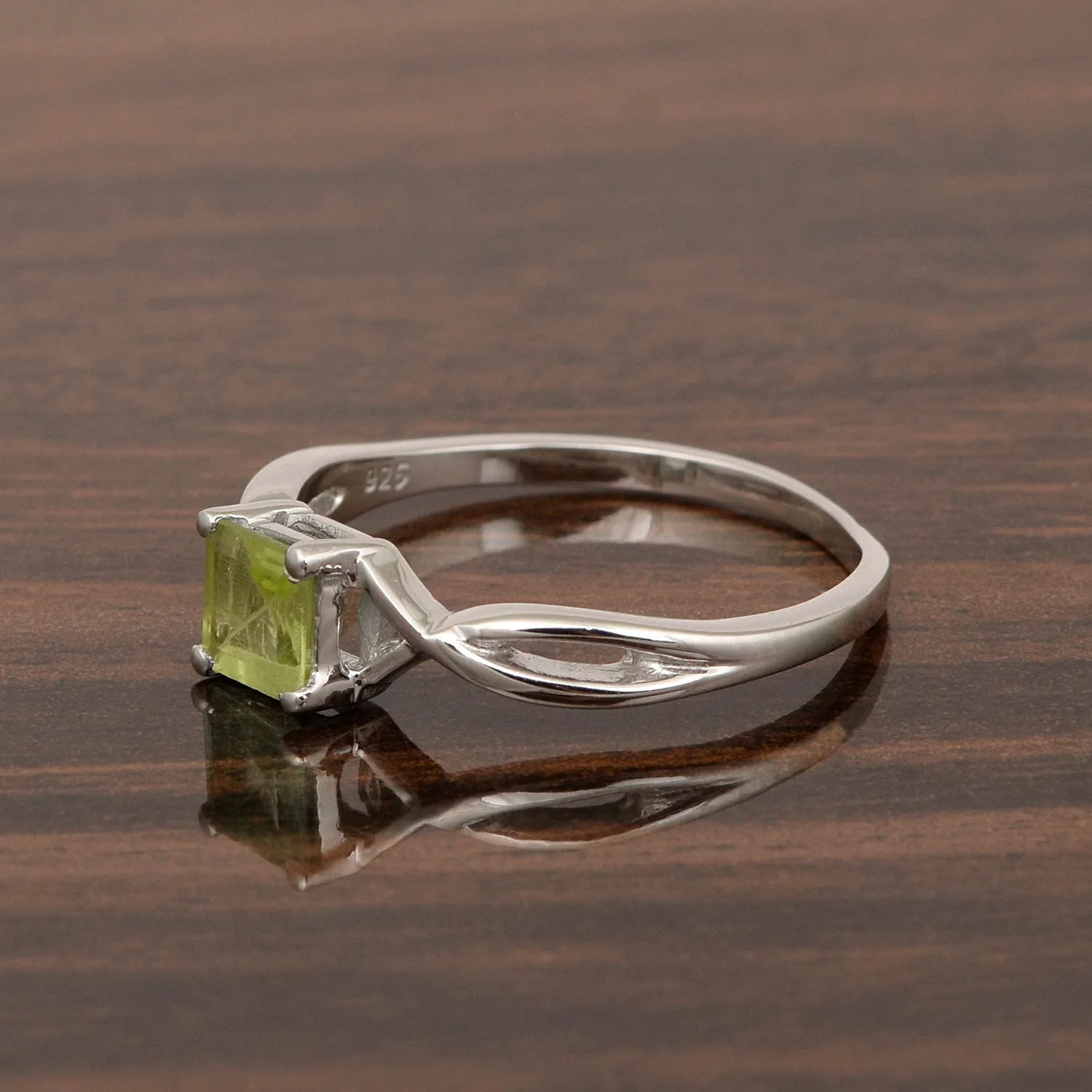 Square 5MM Peridot Gemstone 925 Sterling Silver Celtic Knot Solitaire Ring