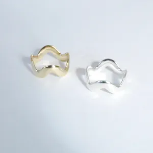 Squiggly Ring
