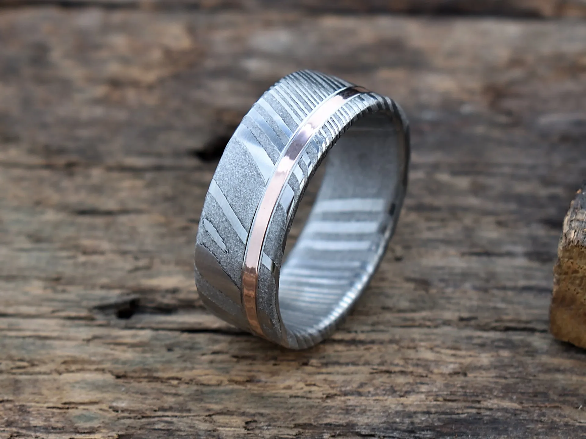 Stark (Rose Gold Inlay)