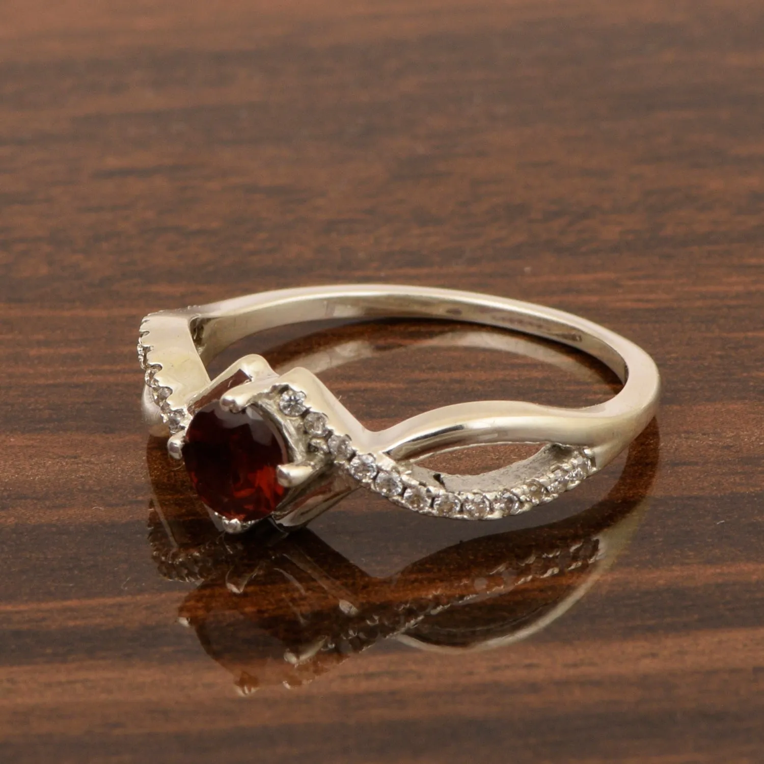 Sterling Silver Infinity Round 0.50 Ctw Garnet Women Engagement Ring