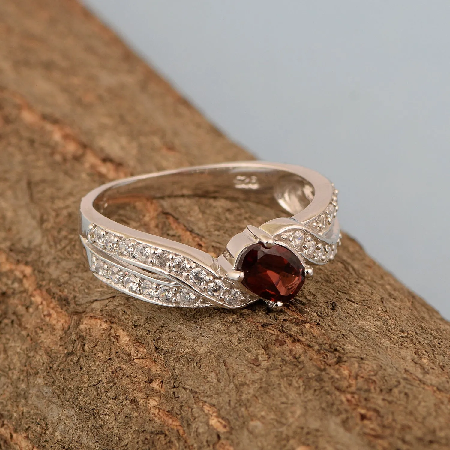 Sterling Silver Oval 6X4 MM 1.20 Ctw Red Garnet Gemstone Cluster Ring