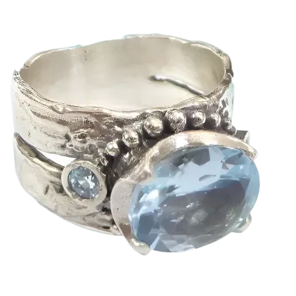 Sterling silver ring for woman set with cz stones