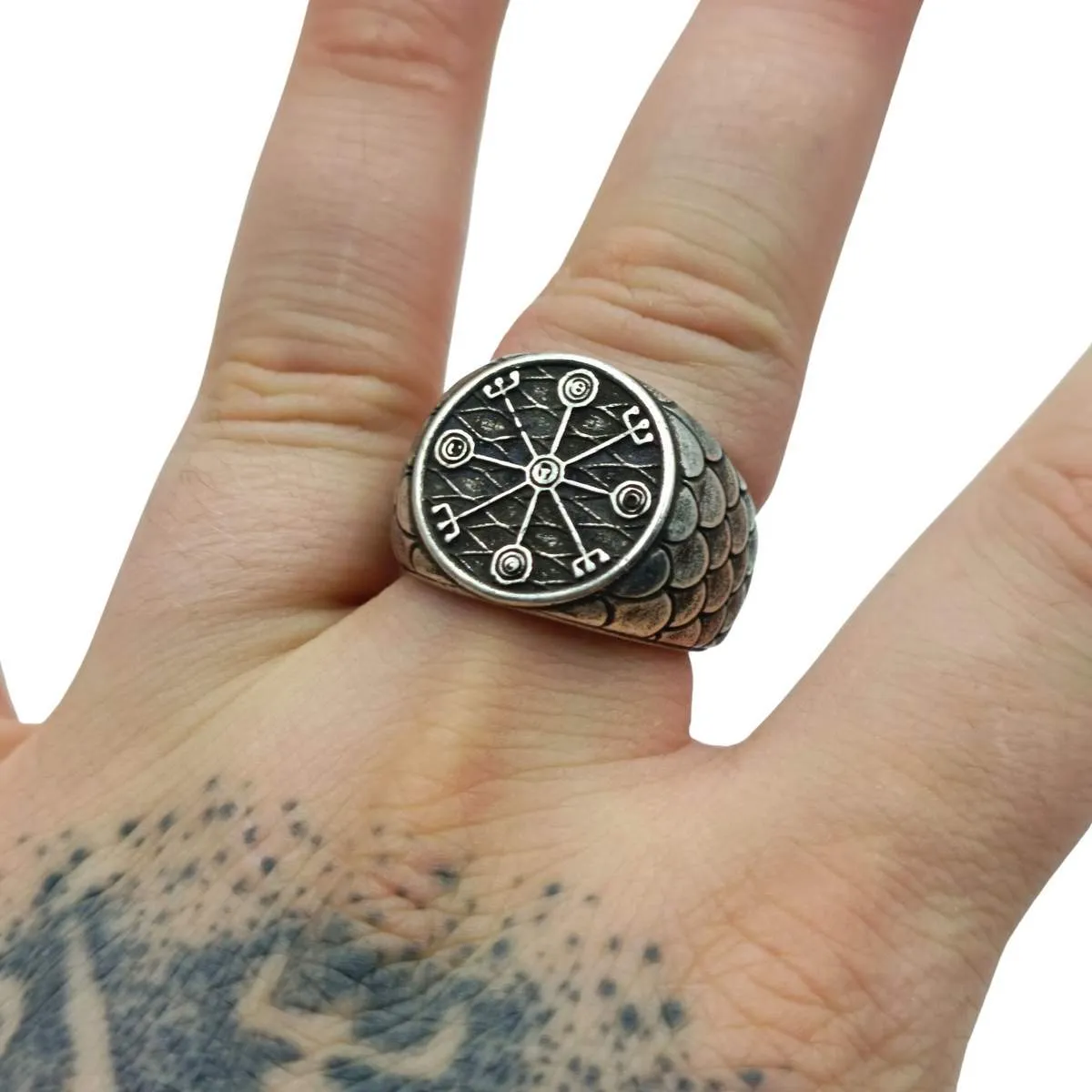 Veidistafur stave ring from bronze