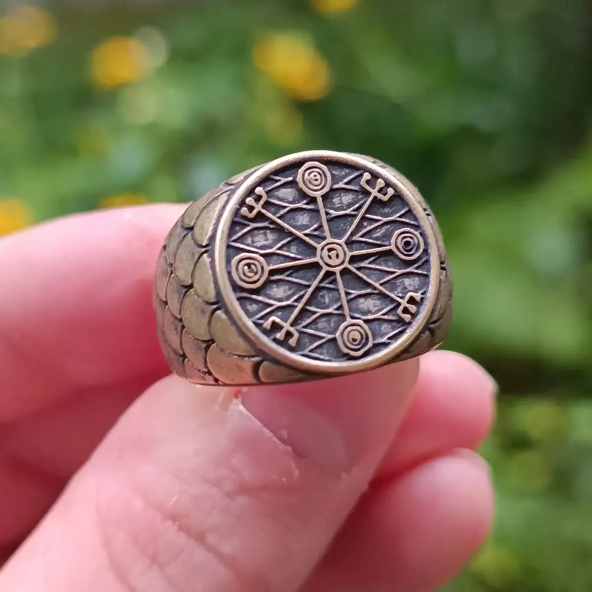 Veidistafur stave ring from bronze