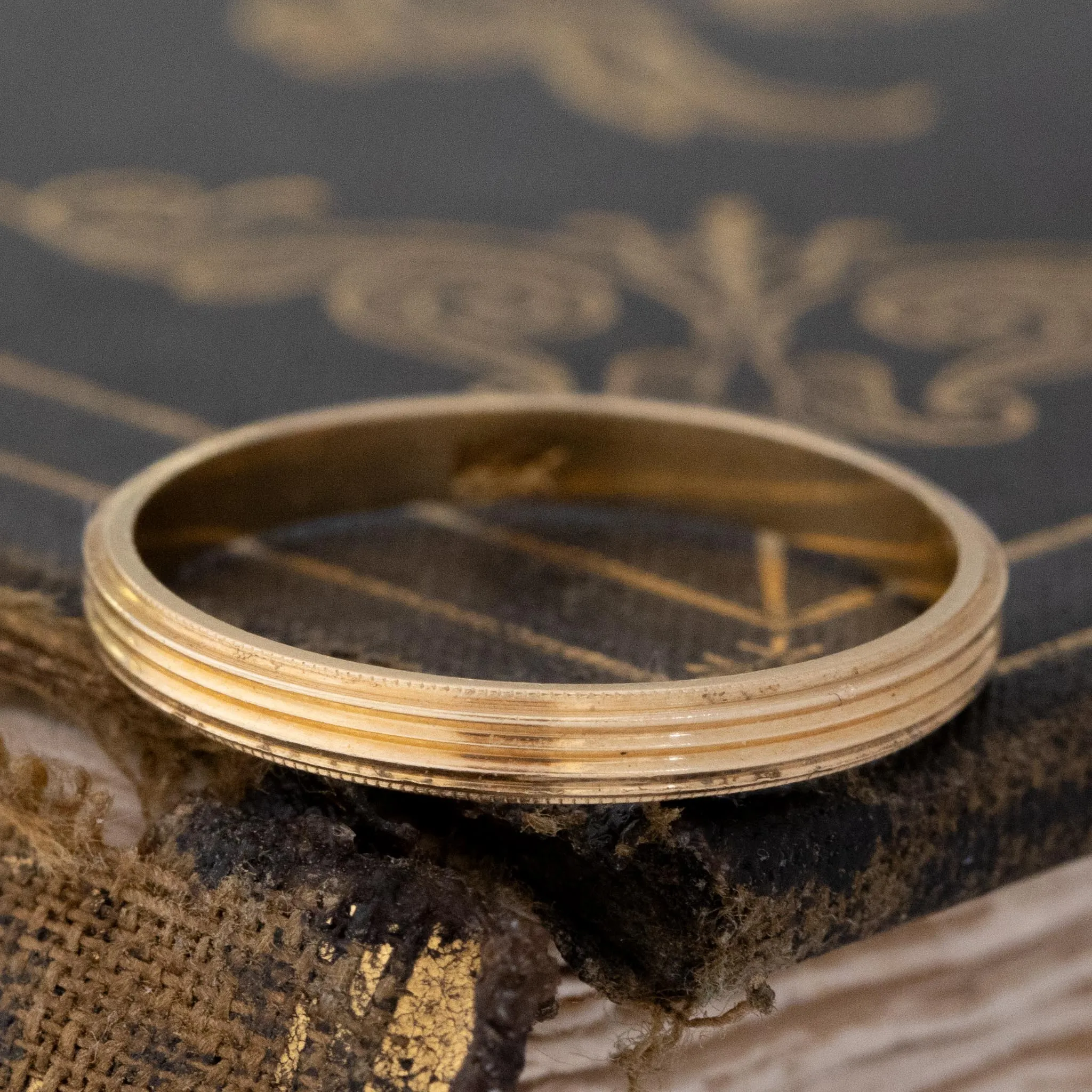 Vintage Grooved Wedding Band, 2.4mm