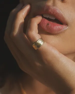 Vita Pinky Ring